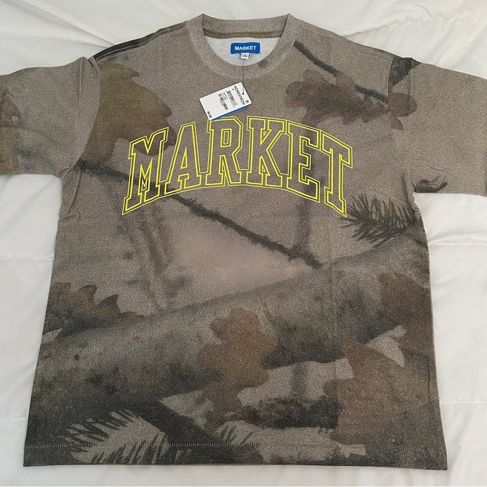 Market Men’s Medium Golden Arc Logo Graphic Camo T Shirt